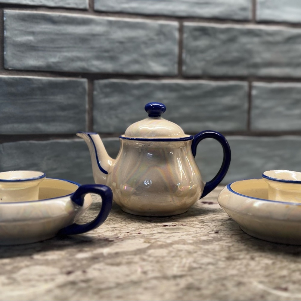 VTG Set of Czechoslovakia iridescent "mother of pearl" teapot & candleholders